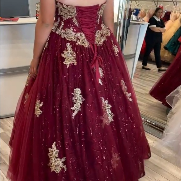 Quinceanera or Sweet 16 dress - Picture 3 of 3